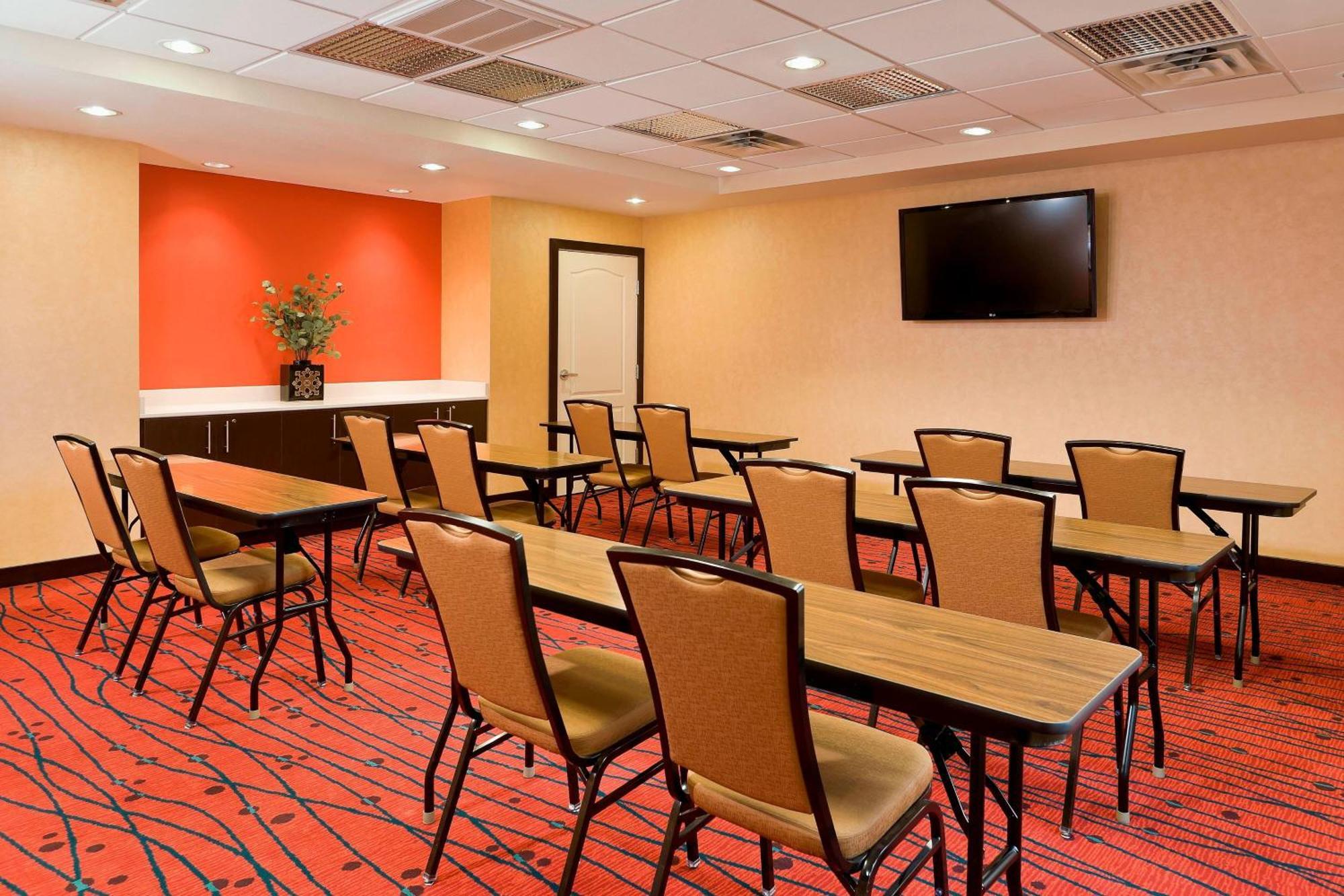 Residence Inn Bismarck North מראה חיצוני תמונה